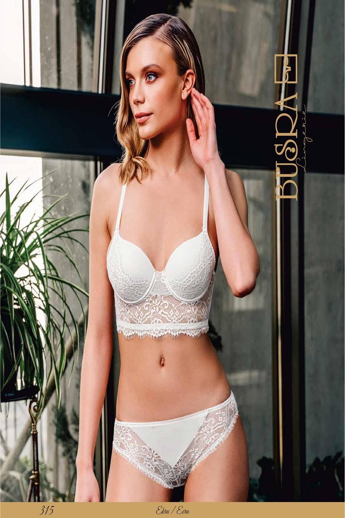 315 BÜŞRA SÜTYEN TAKIM KADIN